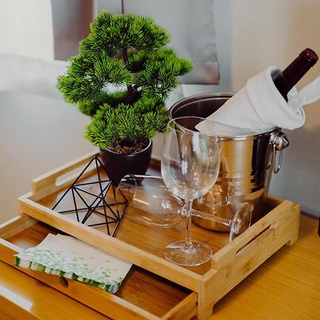 Hotel Bonsai ニエムツァ エクステリア 写真