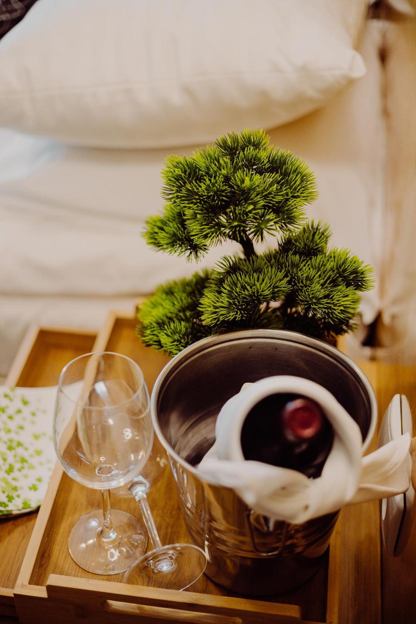 Hotel Bonsai ニエムツァ エクステリア 写真