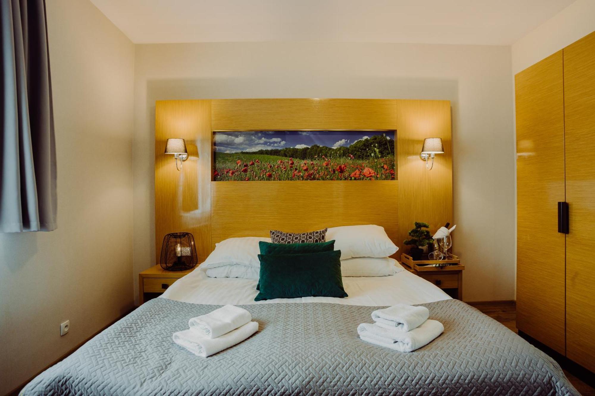 Hotel Bonsai ニエムツァ エクステリア 写真