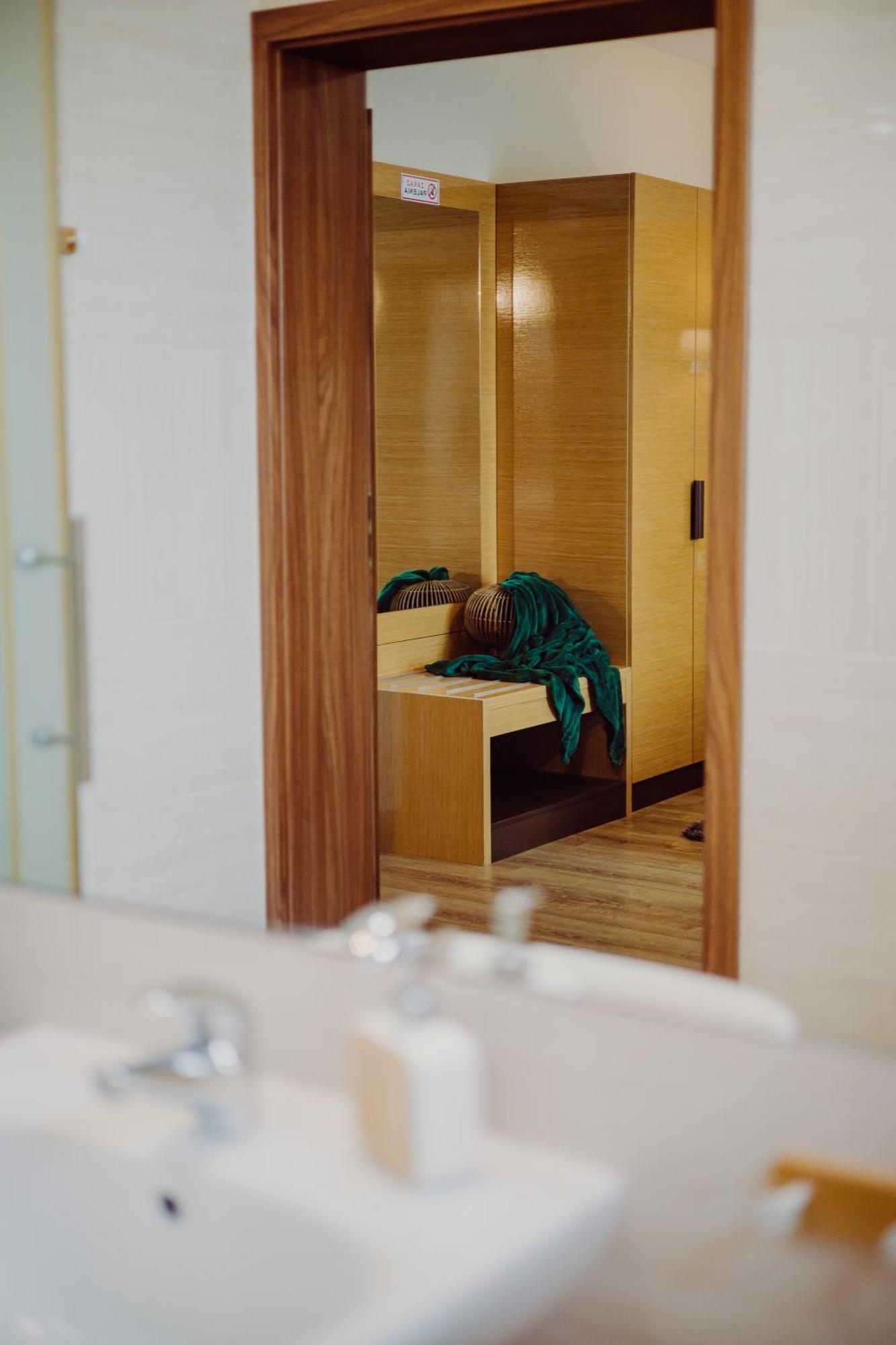 Hotel Bonsai ニエムツァ エクステリア 写真